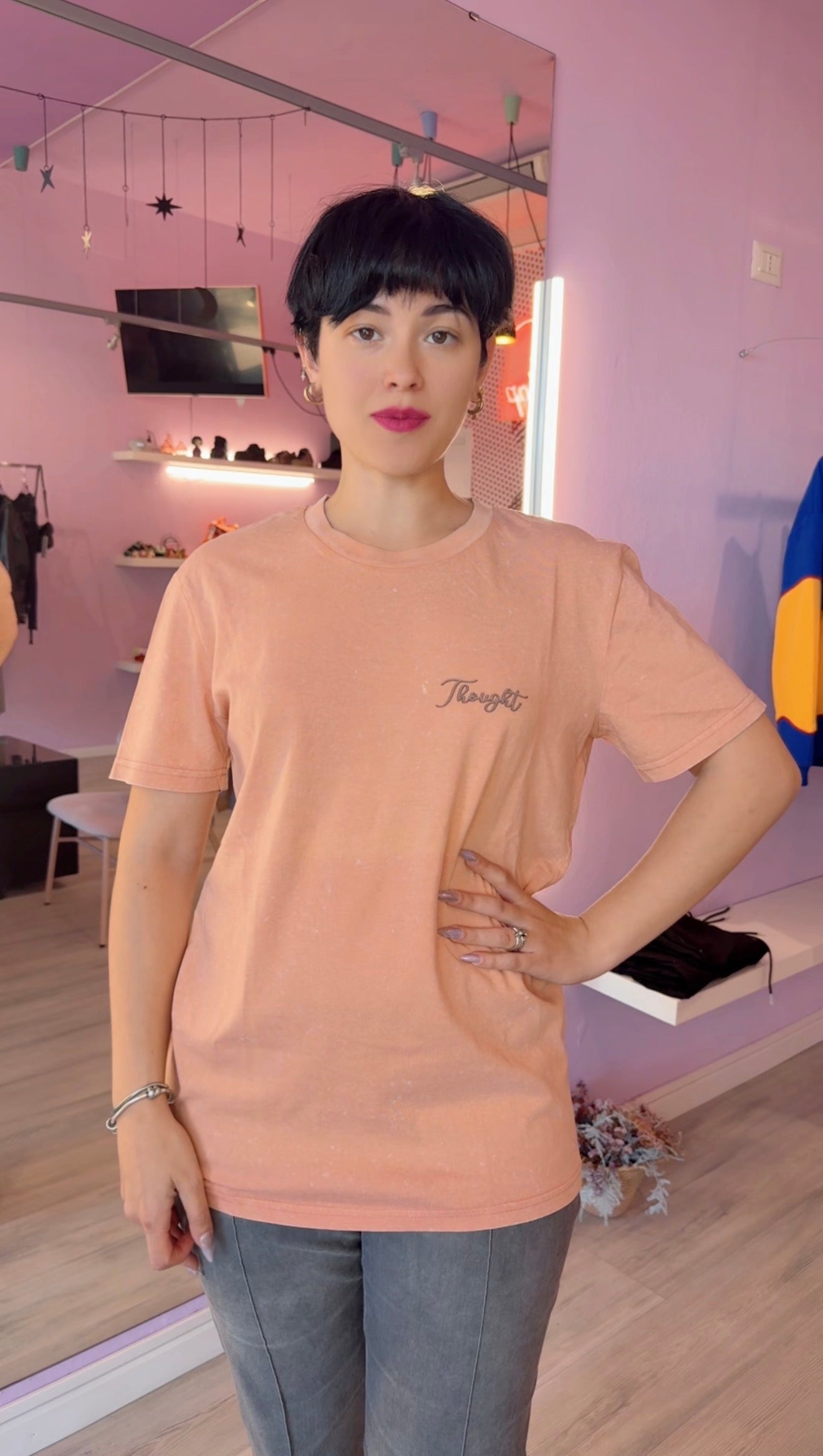 T-Shirt Unisex Stampa Thought Salmone