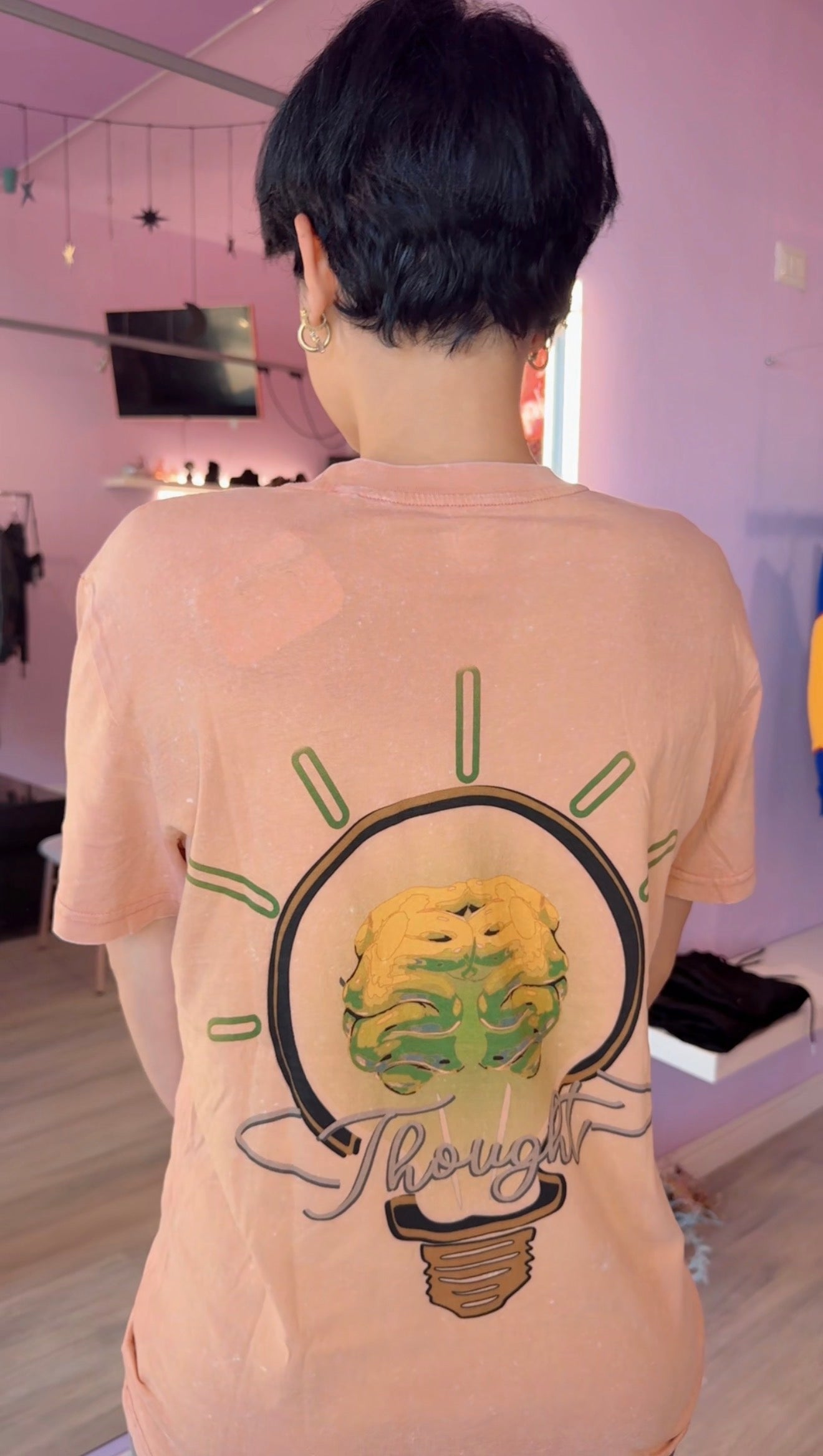 T-Shirt Unisex Stampa Thought Salmone