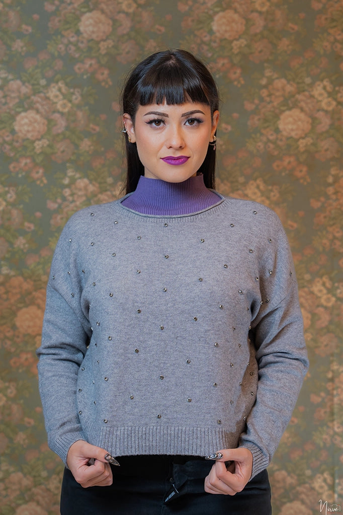 Maglia COLLISION color grigio con brillantini applicati, vista frontale
